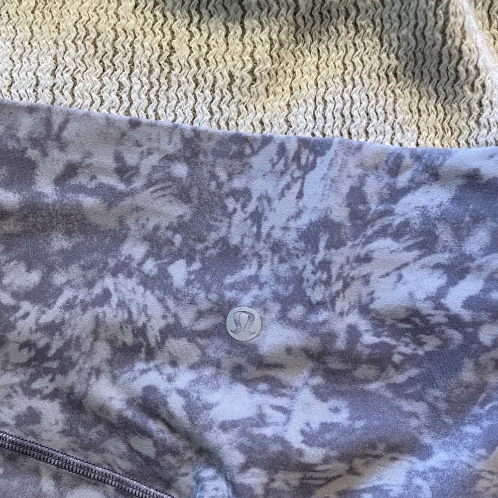 Lululemon Aligns Speckled Design - Picture 2 of 5